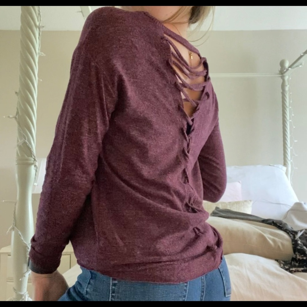American Eagle maroon sweater